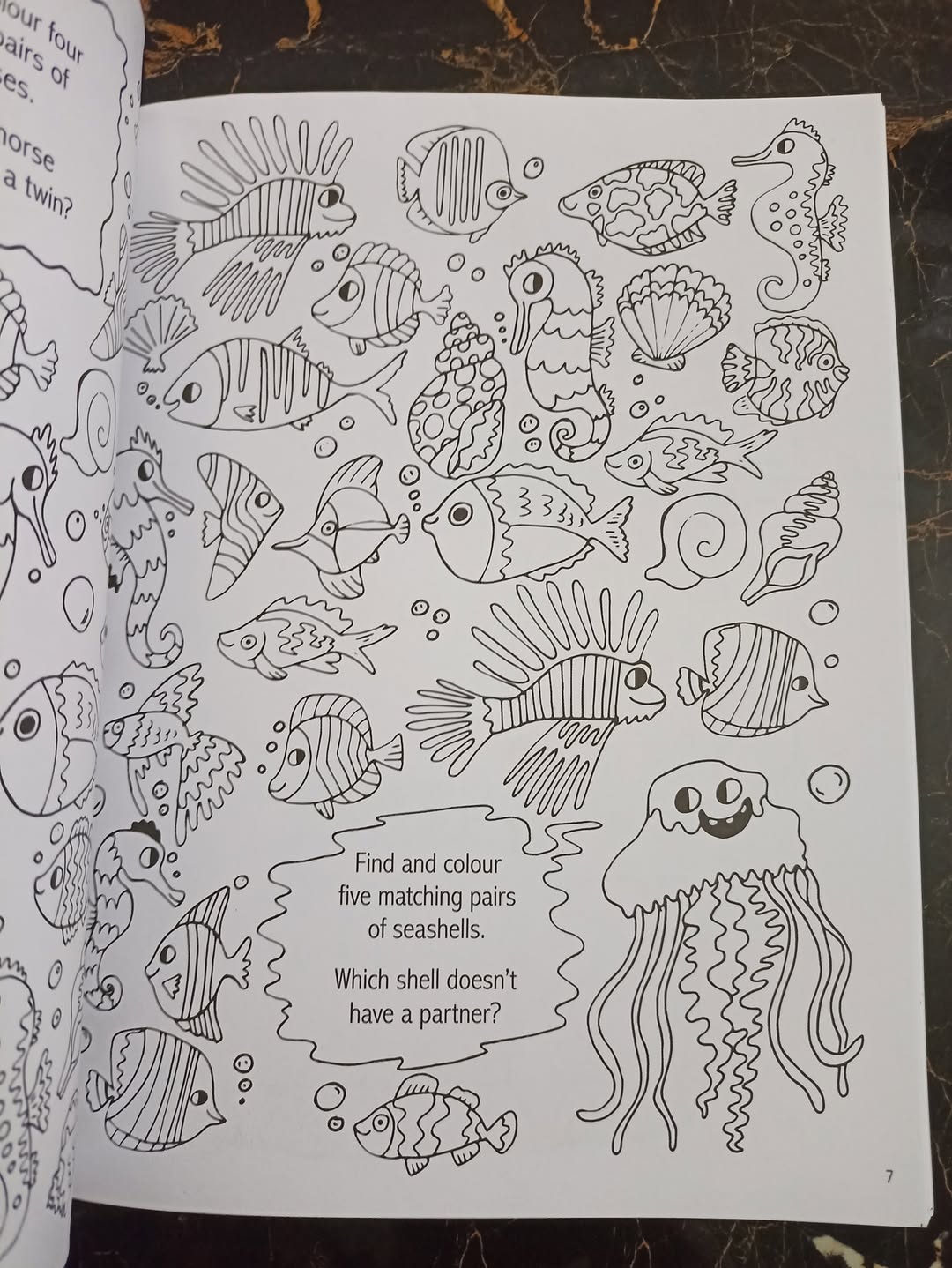 THE PICTURE PUZZLE ACTIVITY BOOK